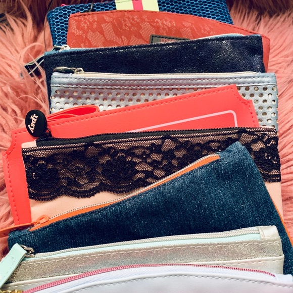 Small bag. - Picture 2 of 2